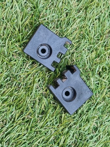 Whirlpool AKZM 756/IX Backofentür Glas Träger Clips x2 (Paar) 1246 ITR / SM089LL