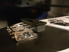 String Muter - Mute rubber block with hard plate for Jazz Bass or Precision Bass