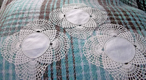 Lote de 3 tapetes blancos redondos de ganchillo y lino juego de tapetes a juego - vintage - Imagen 3 de 4