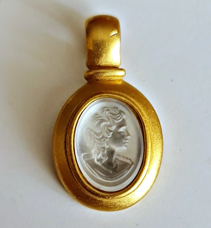 PINGENTE RARO VINTAGE AUTÊNTICO FRANÇA AGATHA PARIS ANTIGO CAMAFEU PLACA DE OURO - Imagem 2 de 4