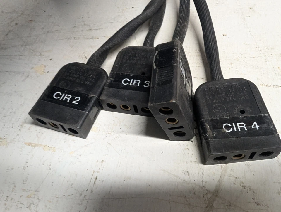 Altman Ground Cyc Borderlight, GC Series, 4 seções, 120/240 VCA, 50/60Hz - Imagem 4 de 4