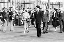 Queen Elizabeth II in Algiers Algeria The Queen arrives from Royal- Old Photo 2