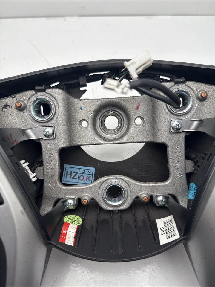 Volante Hyundai Elantra 2011-2013 cuero negro OEM Foto 3 de 4