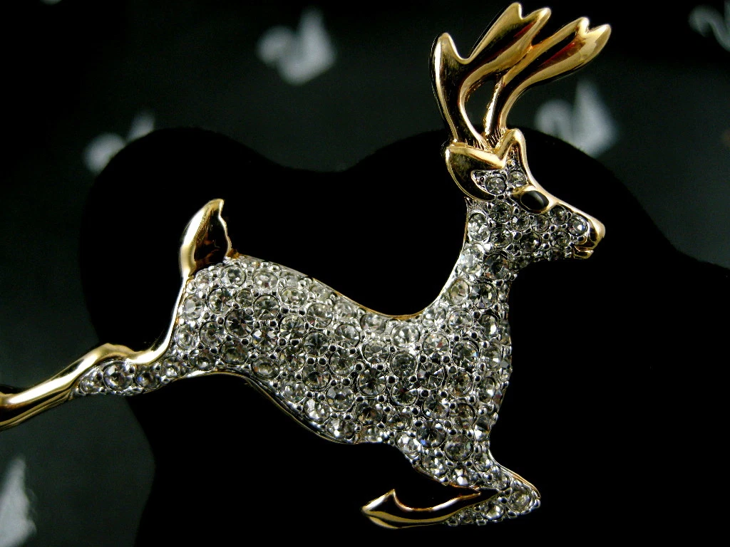 SIGNED SWAROVSKI PAVE CRYSTAL REINDEER PIN BROOCH RETIRED RARE