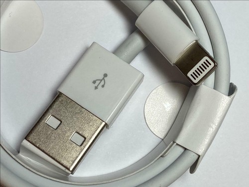 White iPhone Charger Lightning Cable Lead 1M - Picture 2 of 5