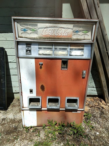 old glass bottle soda machine