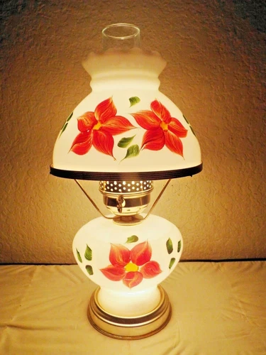 GONE WITH THE WIND VINTAGE 3-WAY THICK MILK-GLASS FLORAL DISPLAY HURRICANE LAMP!