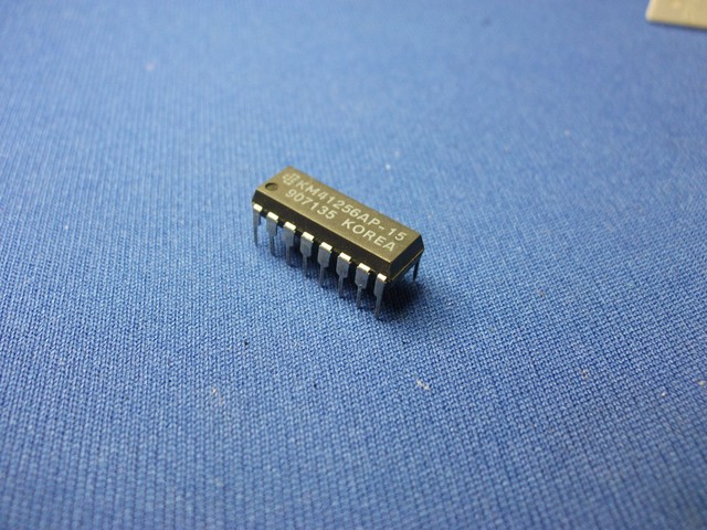 KM41256-15 INTEGRATED CIRCUIT DIP-16