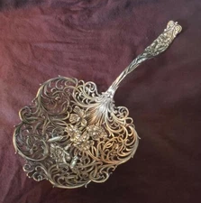 WHITING Art Nouveau Sterling Silver Carnation BONBONNIERE or Bon Bon Server 11"