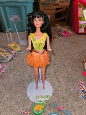 Hawaiian Fun Barbie Kira Doll 5943 1990 with Bikini Hula Skirt Bracelet  Box
