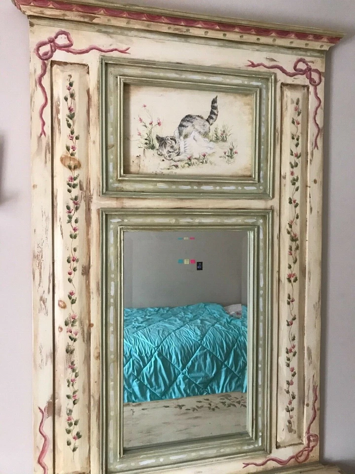 Cômoda pintada com espelho Habersham - Imagem 4 de 4