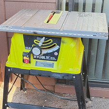 Ryobi 10 in Corded Electric Table Saw/Looks A...