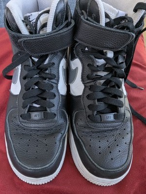 Nike Air Force 1 Men Sneaker Black- White Size 8