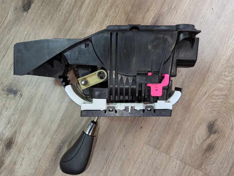 2005-2007 Chrysler 300 Dodge Magnum Automatic Trans Floor Gear Shifter Assembly - Image 4 of 4