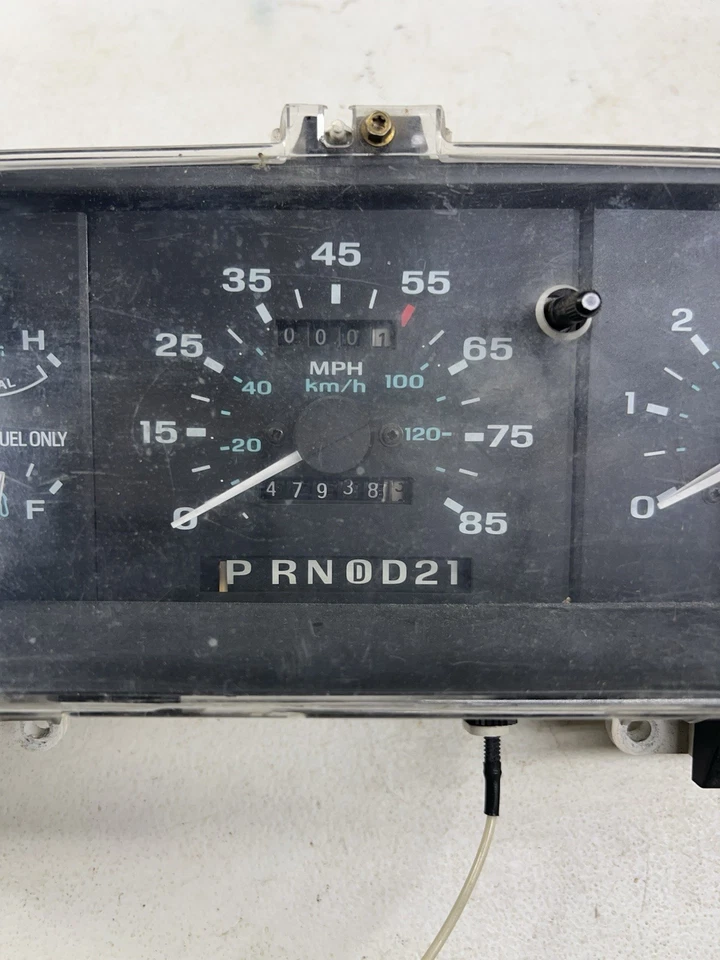 Cuadro de instrumentos Ford Explorer 93 con tacómetro Foto 3 de 4