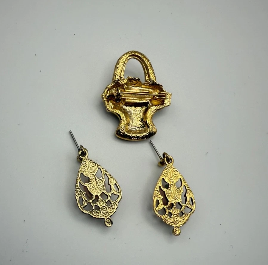 Vintage 1928 Pink Rose Basket Brooch & Filigree Dangle Earrings Set Gold Tone - Image 3 of 4