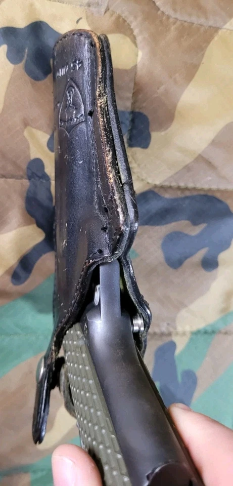 Safariland 28 1911 Owb Left Hand Black Leather Thumb Snap Holster - Image 4 of 4