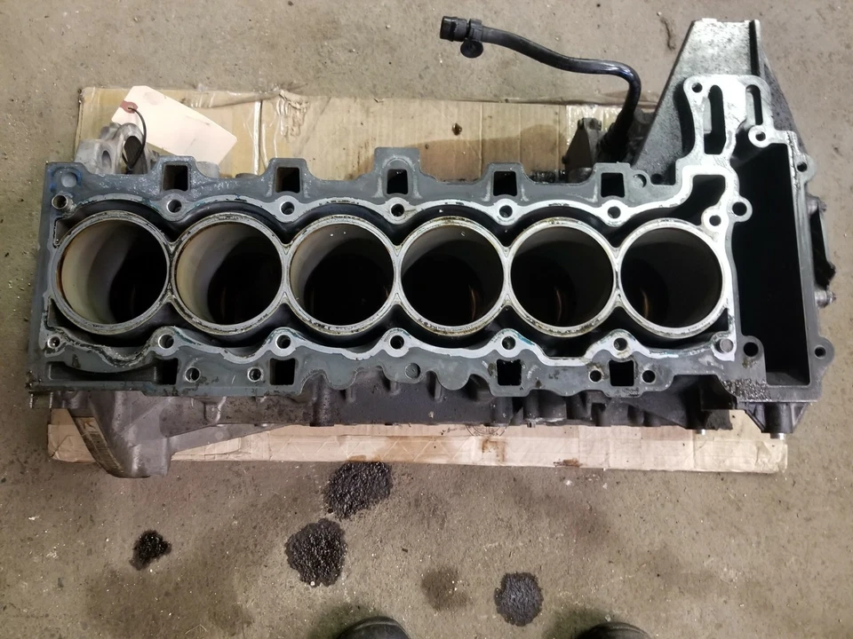 2008 BMW 528i E60 Xi AWD 3.0L ENGINE BLOCK - Image 2 of 4
