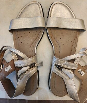 New ECCO Genuine Soft Leather Shoe with Leather Lining in Size 41 (10) in Silver