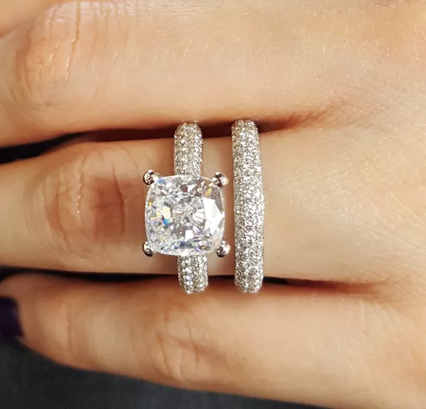 Pavé diamond solitaire wedding ring set