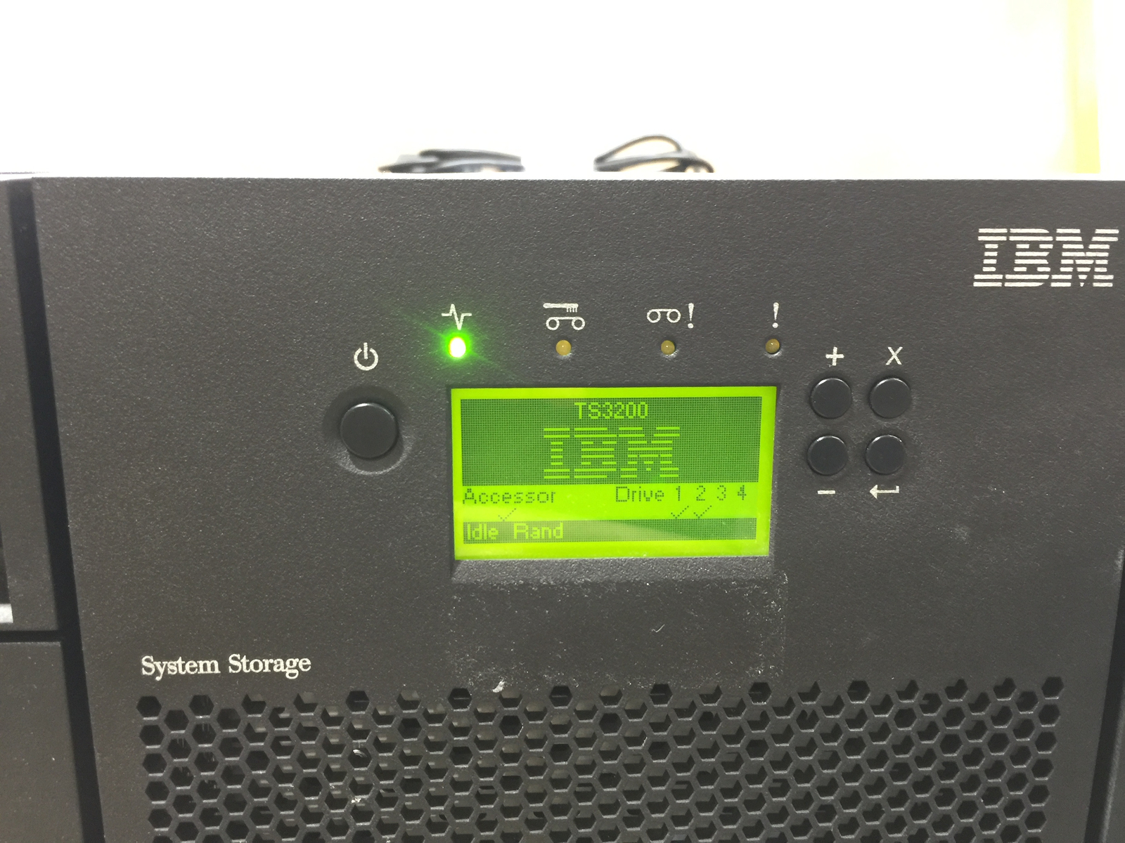 IBM TS3200 3573L4U w/2x LTO5H Drives and 2x PSUs **TESTED AND