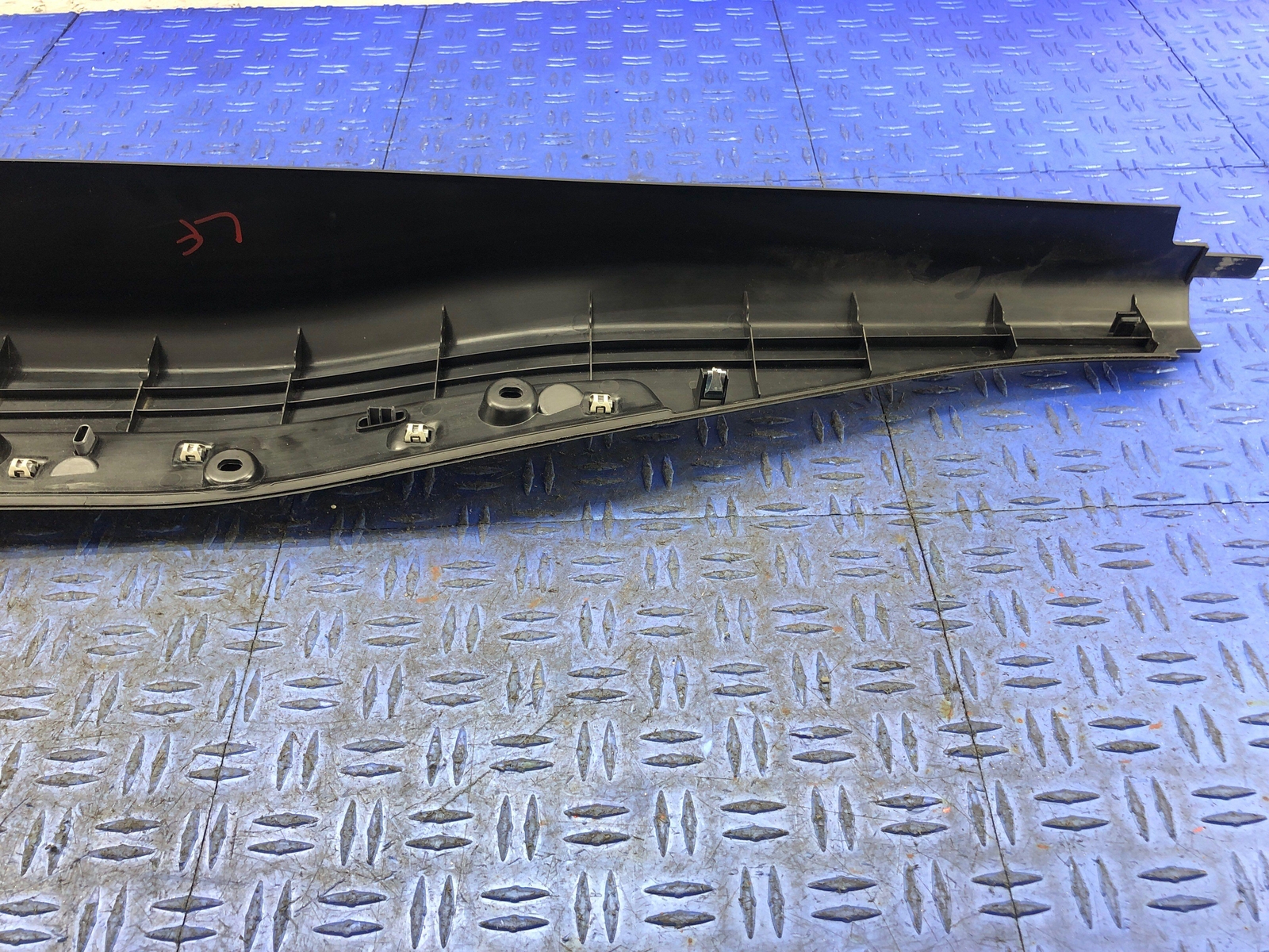 2014-2019 BMW I8 FRONT LEFT DOOR SILL PLATE TRIM PANEL COVER 51477314937 OEM