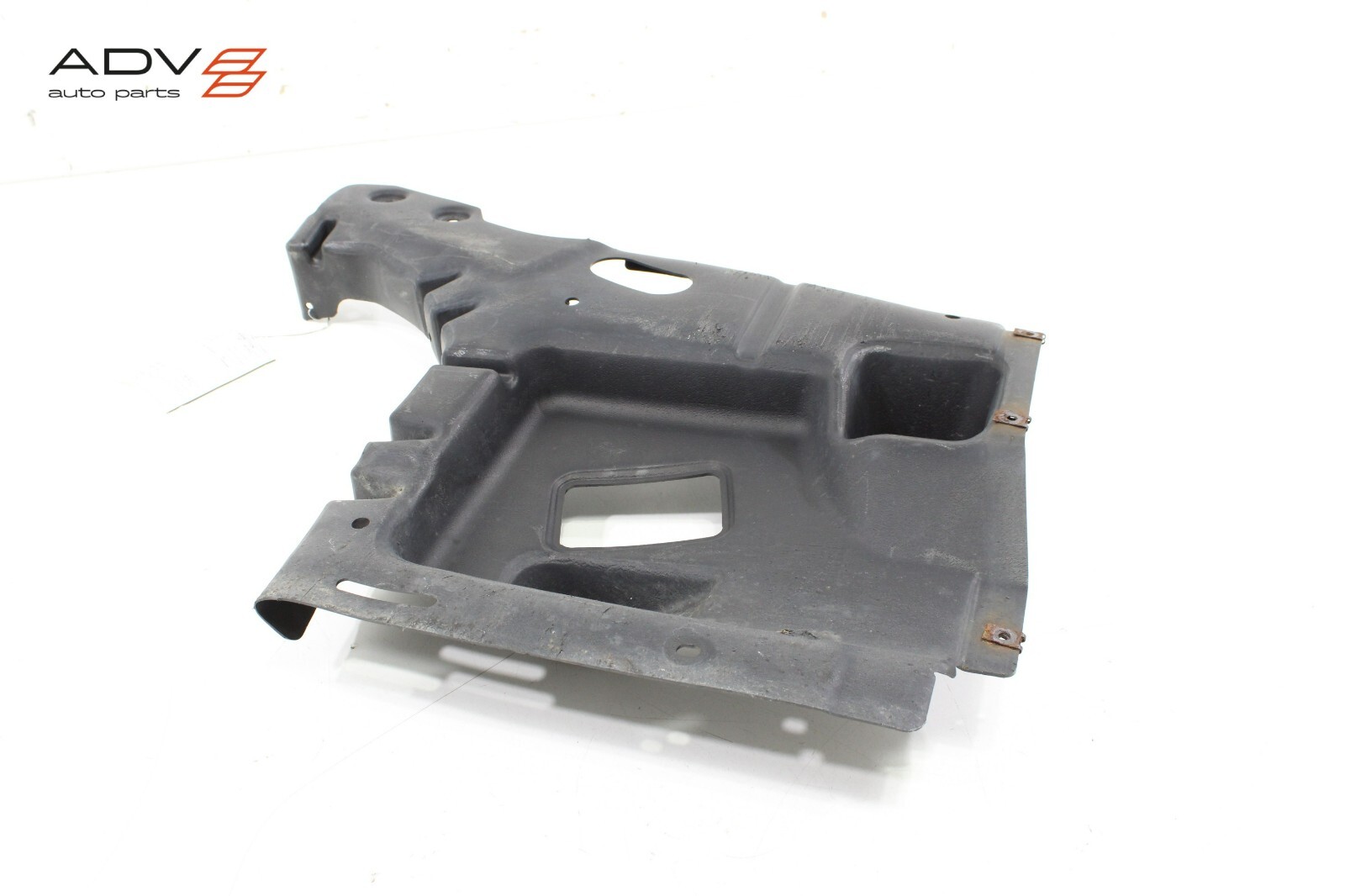Maserati Levante 2017-2020 Front Right Body side shield P/N 13602