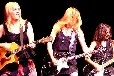 The Bangles 11x17 inch Poster Susannah Vicky & Annette in concert