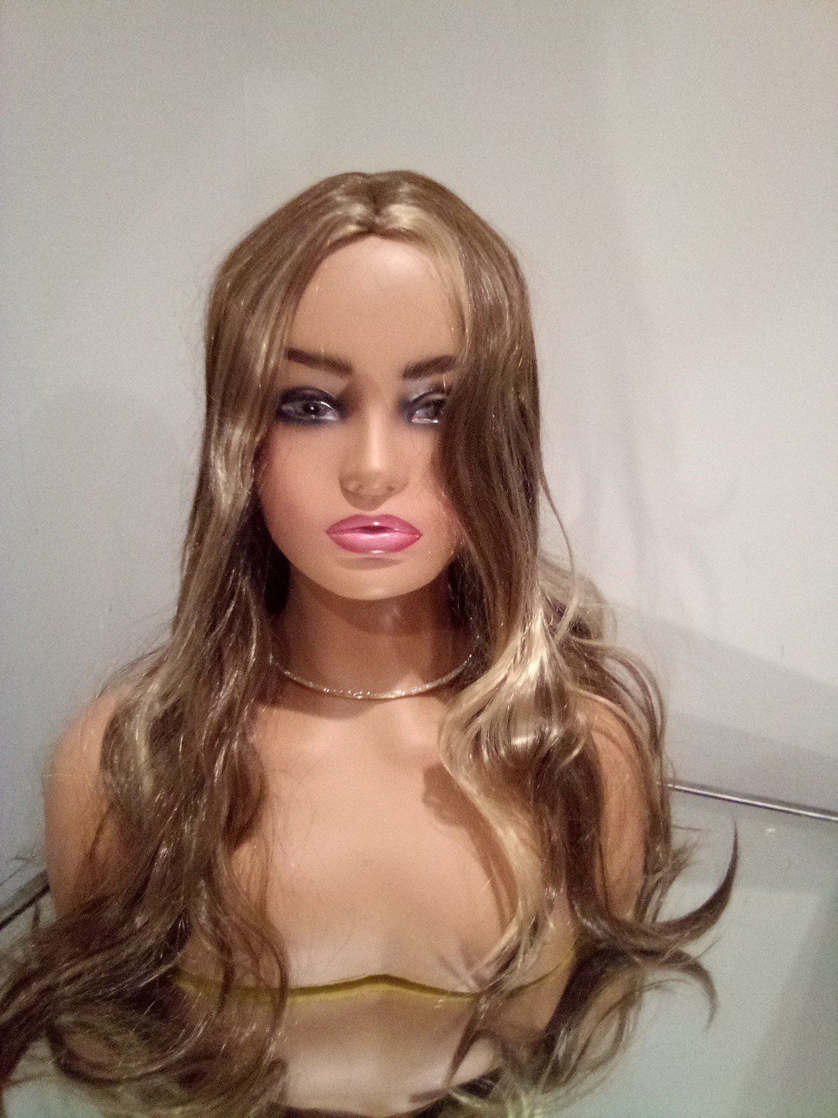 Light Brown With Light Blonde Highlights Wig 20&rdquo; Synthetic