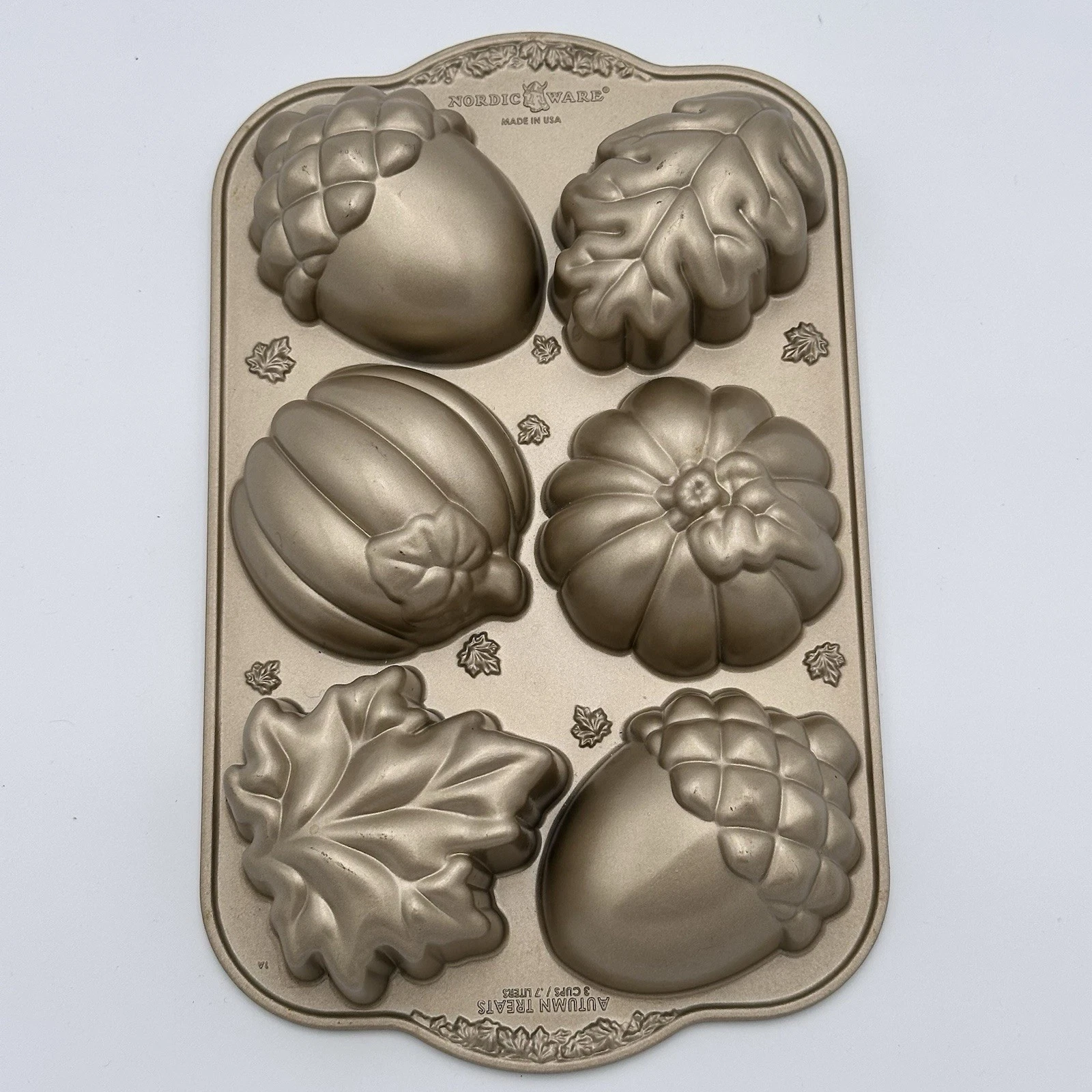 Nordic Ware Autumn Treats 3 Cup Mini Cake Pan Cast Aluminum