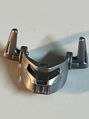 1 St. Lego Flat Silver Minifigure, Visor with T Slit Wide and Horns on Sid 22395