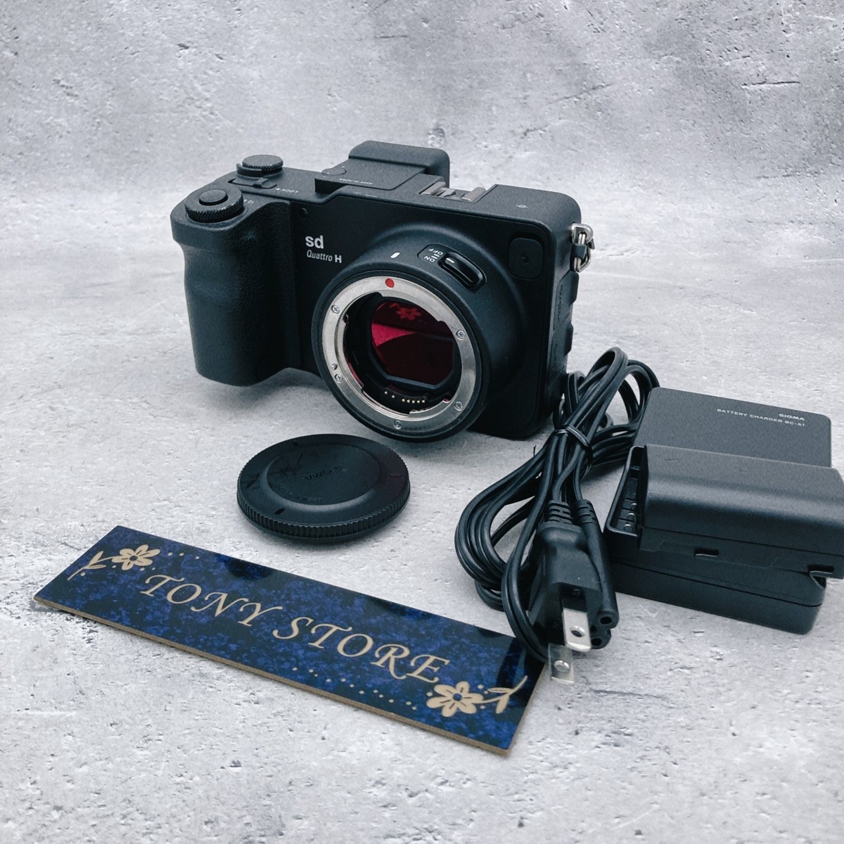 Sigma SD Quattro H 45MP Mirrorless Interchangeable Lens Digital