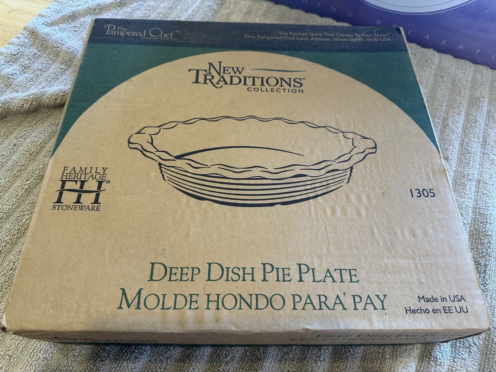 Pampered Chef New Traditions Collection Deep Dish Pie Plate #1305 Ceramic