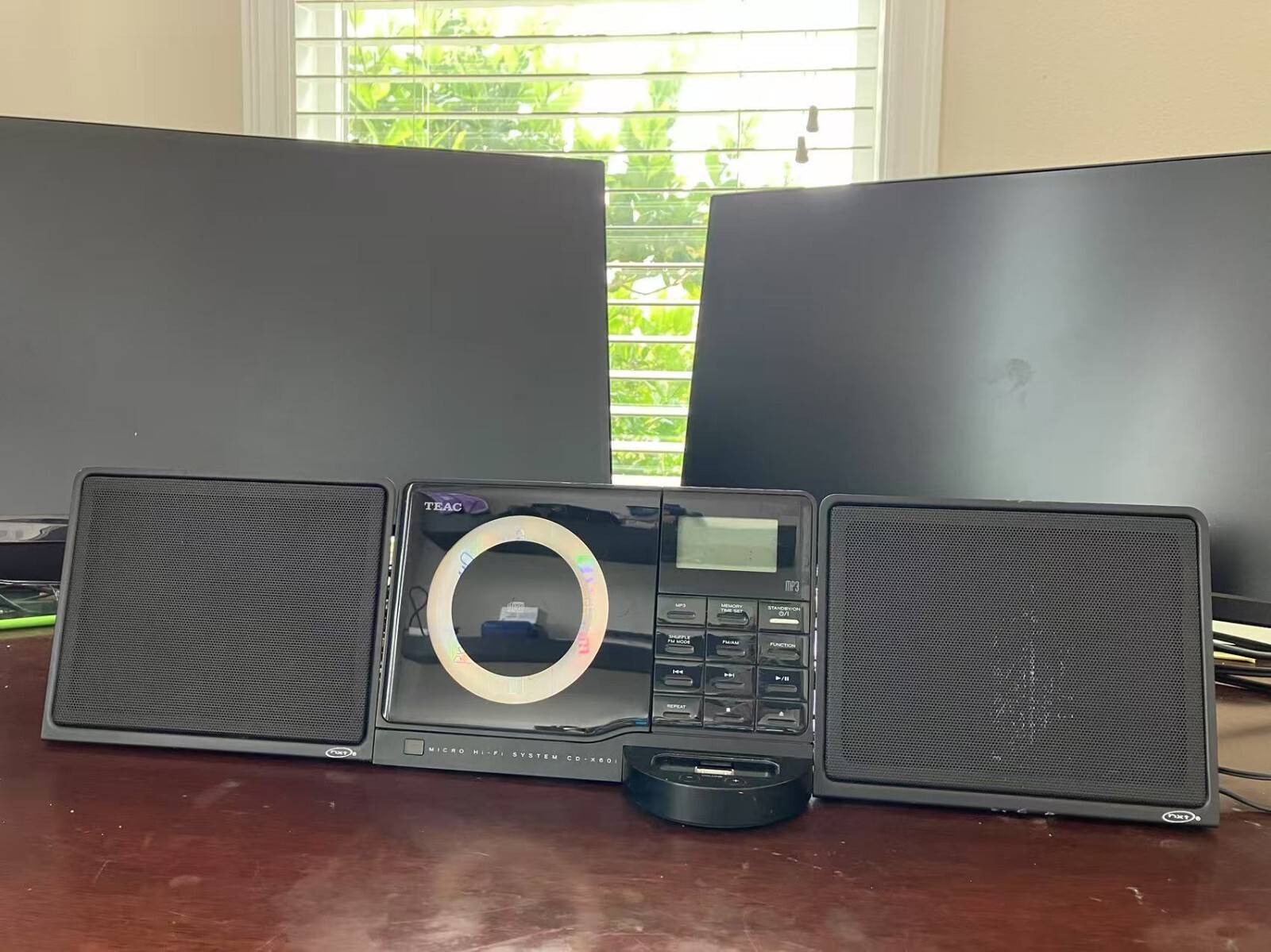TEAC CD-X60i Micro Hi-Fi System (AM/FM/CD/iPod), great