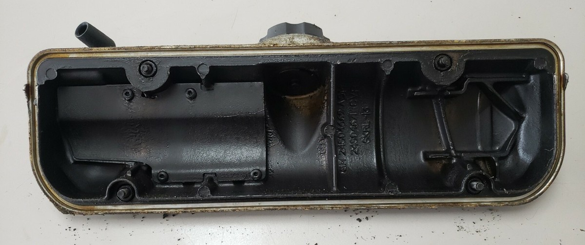 44z104 Left Valve Cover 1998 Chevrolet Lumina 3.1 24504669 for
