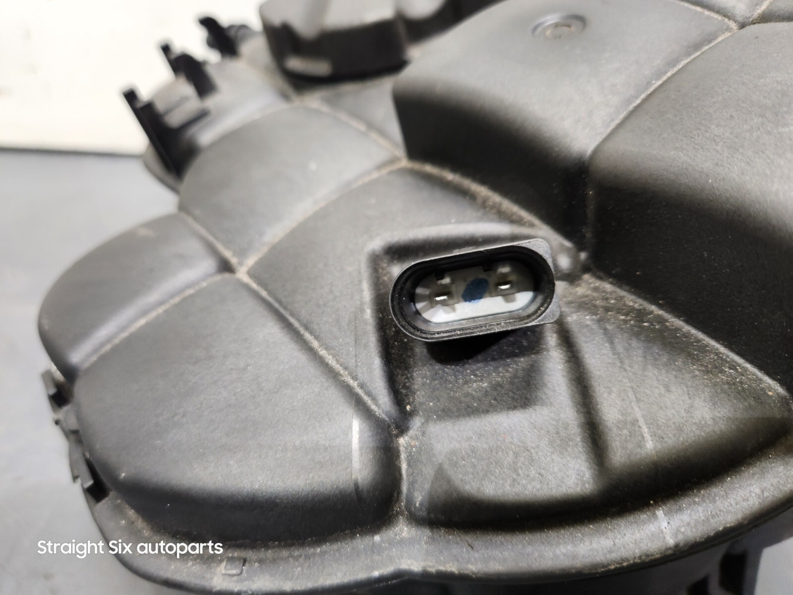 1822 OEM BMW F90 M5 F91 F92 F93 M8 S63 Engine Coolant Reservoir