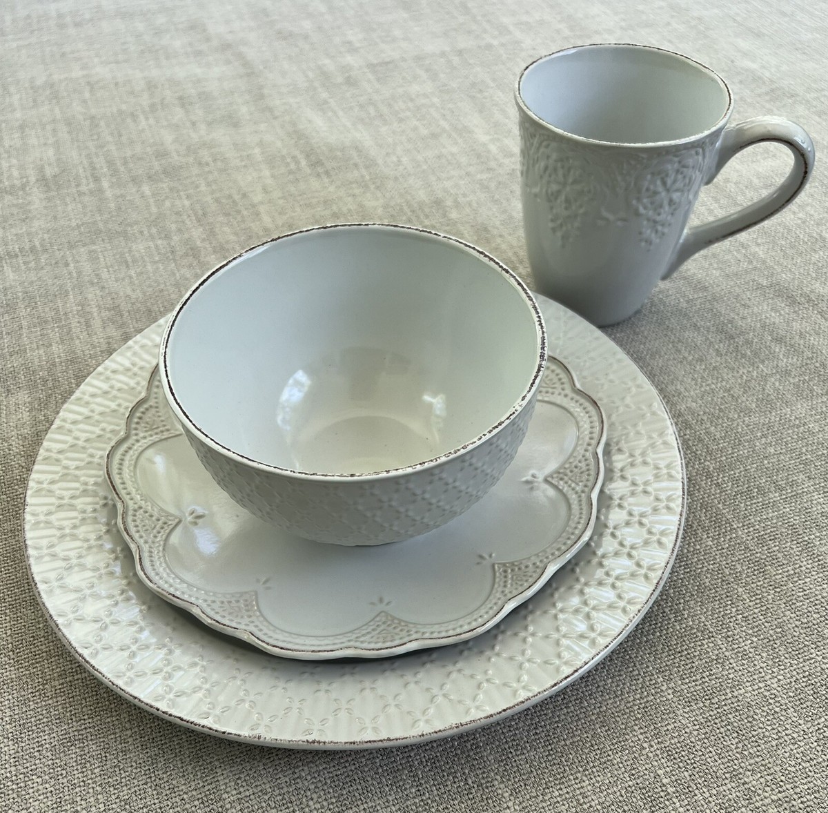 New Pfaltzgraff French Lace White Stoneware Dinner Plates