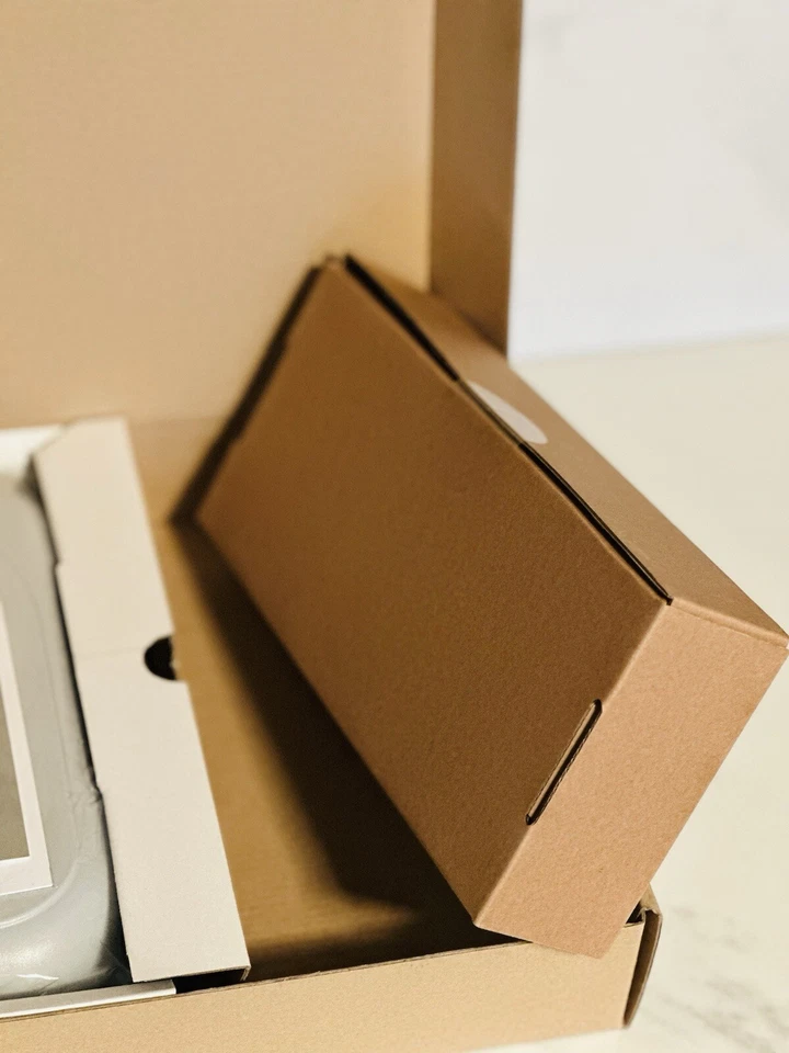 NETGEAR ANT24D18v2 14Dbi Patch Panel Directional Antenna - Image 3 of 4