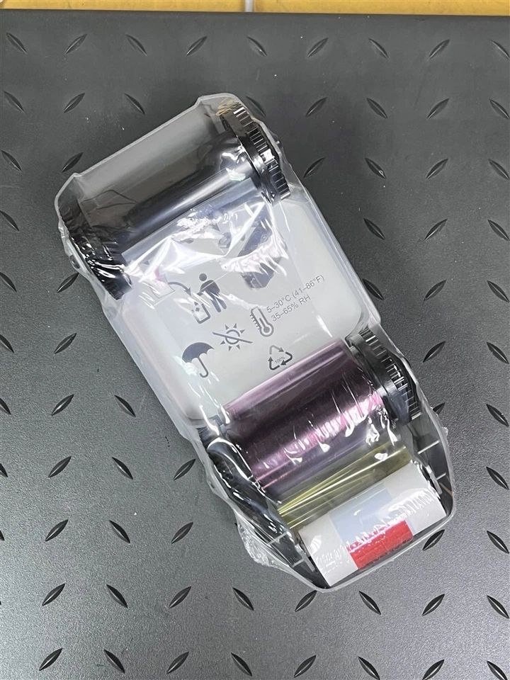 Cinta de color Zebra 800300-250LA YMCKO 200 imágenes serie ZC100/300 América Latina Foto 3 de 4