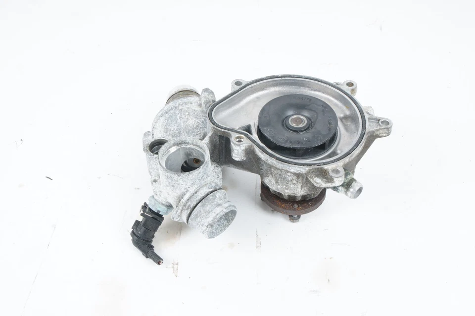 2006 - 2010 BMW 650I охлаждающей жидкости водяной насос 7524552 OEM - Изображение 3 из 4