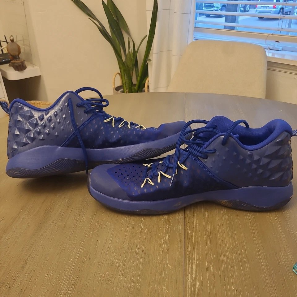 Zapato de baloncesto Air Jordan Extra Fly Deep estilo azul real para hombre talla 15 Foto 2 de 4