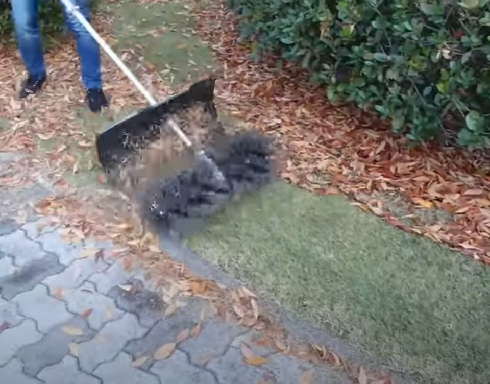 Makita BR400MP Split Shaft Bristle Brush Attachment Artificial Grass