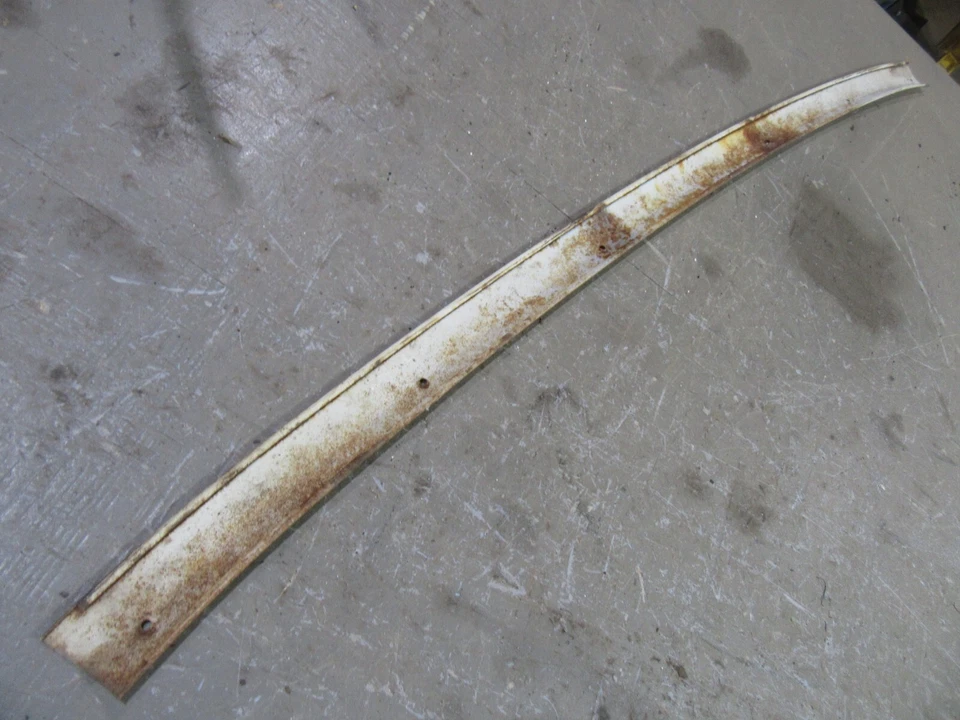 Plymouth Fury 1968 4 puertas techo rígido interior techo parabrisas borde adorno Foto 2 de 2