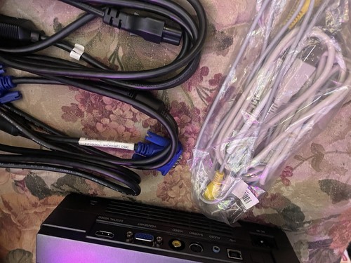 Optoma Projector Wide Screen EP1691 DAEPGLKG DLP Cables & Case Bundle - Picture 3 of 8