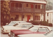 Gatlinburg TN. Downtown Motel Cars Parking Lot Color Photo 3 1/2" x 5" 1979