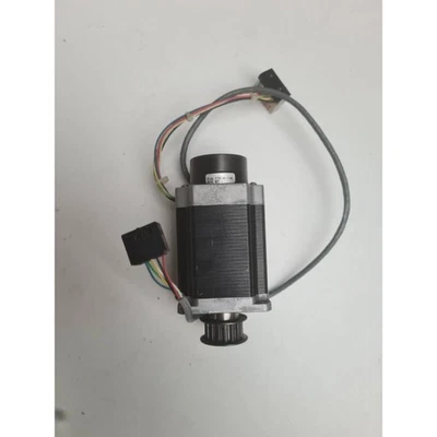 Motor Paso A Paso 2 Fases VEXTA PK268-03B-C6 DC3V 3A/FASE 1.8° / STEP UP7 00711 - Imagen 1 de 4
