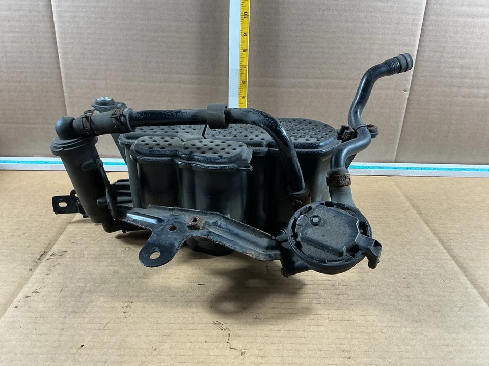 Audi A6 A7 Quattro 2012-2015 evaporador de vapor de combustible bote de carbón con manguera OEM Foto 3 de 4