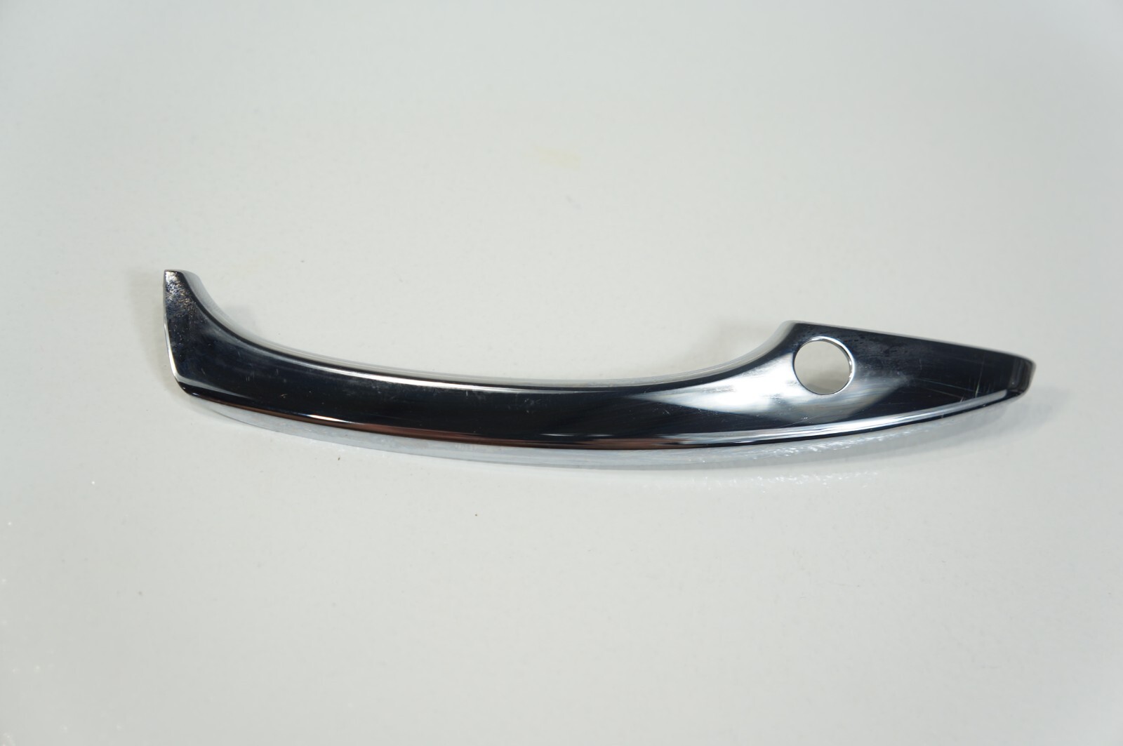 2016-2020 BENTLEY BENTAYGA LEFT LOWER CHROME DOOR HANDLE MOLDING