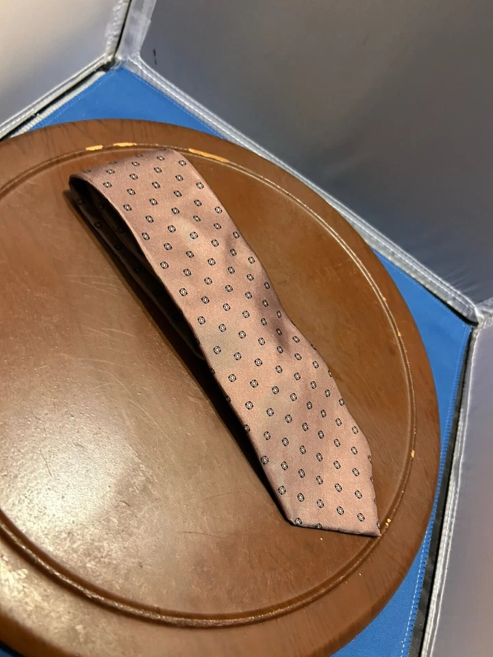 Corbata Halston III para hombre rosa malva 100 % seda a lunares hecha en EE. UU. Foto 2 de 4