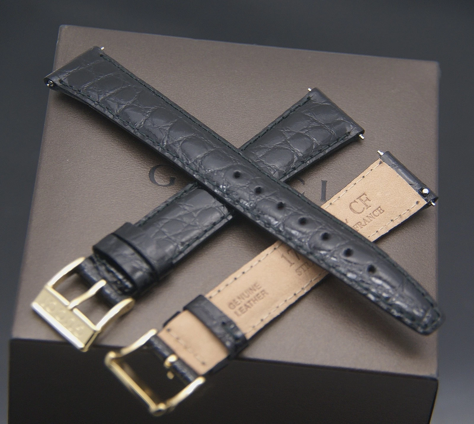 Neuf Gucci 17 mm cuir véritable noir   motif alligator   bande   17,105 court